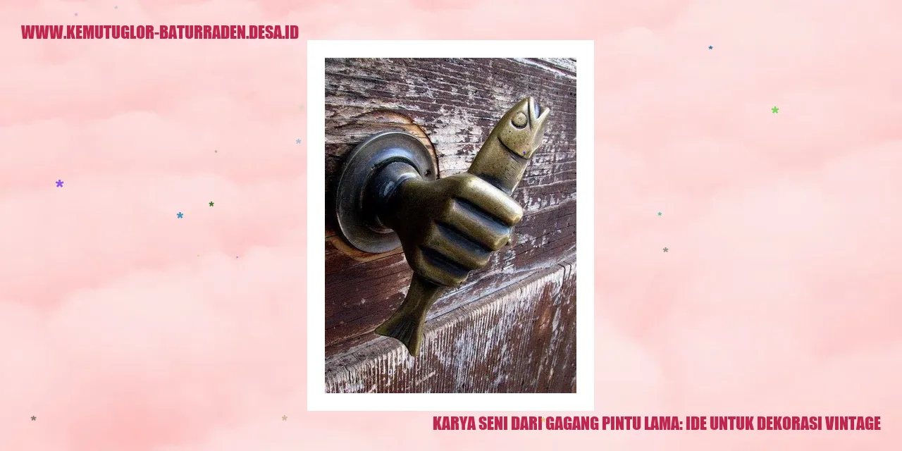 Pajangan Dinding dari Gagang Pintu Lama